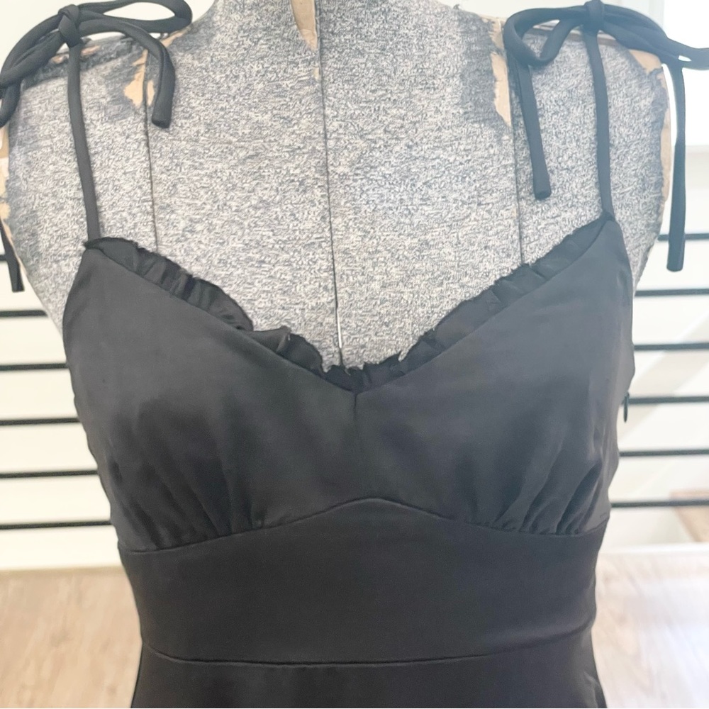 NWT XS Nine West black satin spaghetti strap fit and flare midi dress - Picture 3 of 8